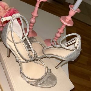 Jessica Simpson Jaeya Platinum High Heel